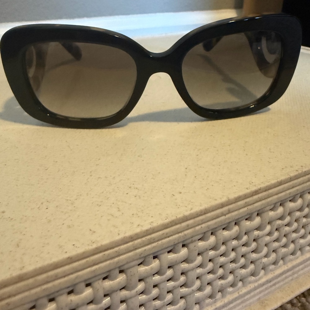 Model: Prada Minimal Baroque Common Model Number:… - image 2